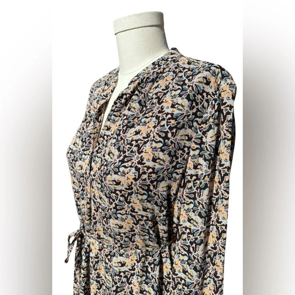 NWT Loft long sleeve floral tie-waist dress, v-neck collar, size small - Picture 3 of 16